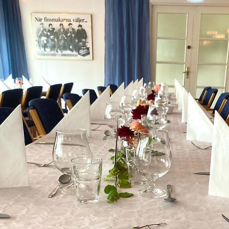 Gullringens Vaerdshus & Hotell Екстер'єр фото